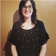 Docente di lingua inglese impartisce lezioni di inglese, e di spagnolo in caso di necessità, a studenti delle scuole medie e superiori (licei, istituti tecnici e istituti professionali)